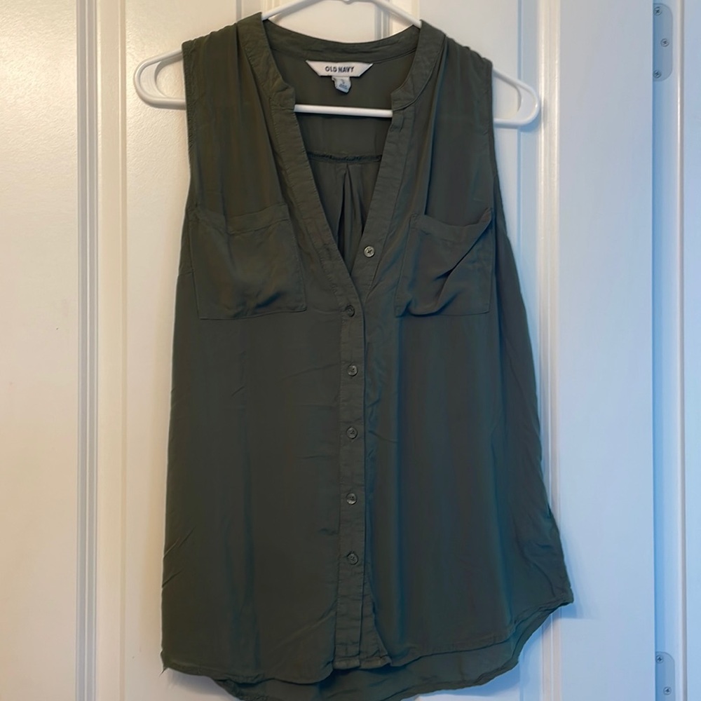 Green button up tank